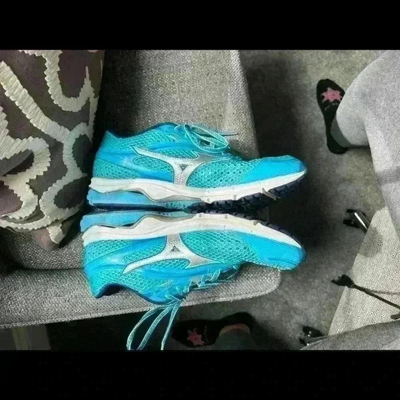 Minzuno E8 teal shoes size 9.5 womens - Picture 3 of 11